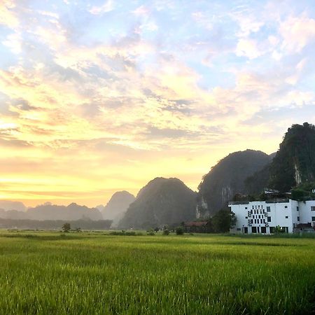 Liberty Hall Tam Coc Hotel & Villa Ninh Binh Esterno foto