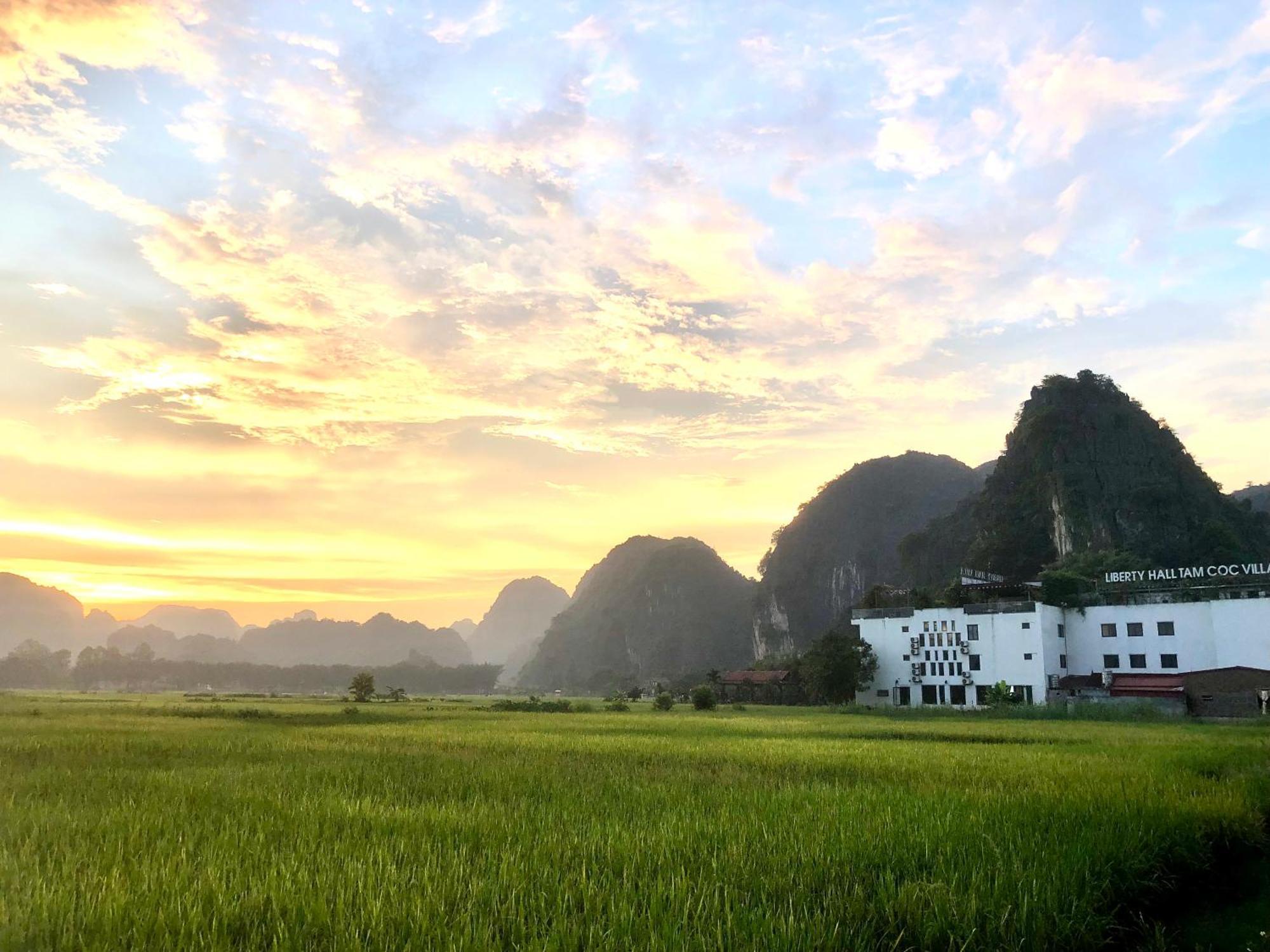 Liberty Hall Tam Coc Hotel & Villa Ninh Binh Esterno foto