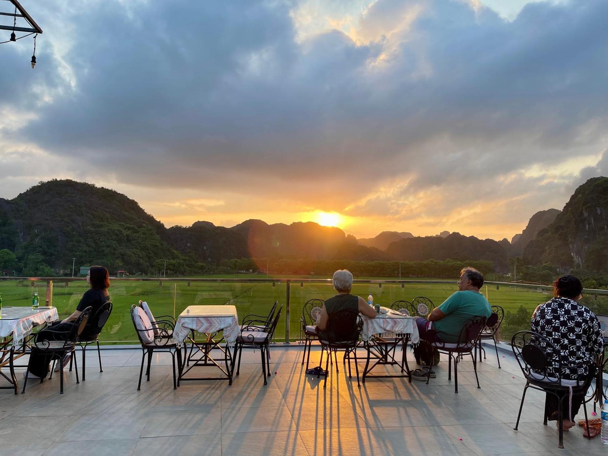 Liberty Hall Tam Coc Hotel & Villa Ninh Binh Esterno foto